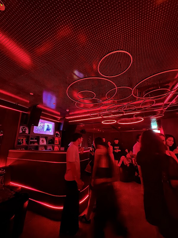 Bae's Cocktail Club in Singapore