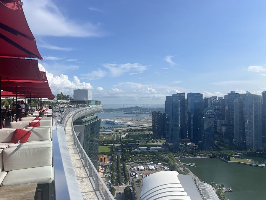 Ce La Vi at Marina Bay Sands bar service