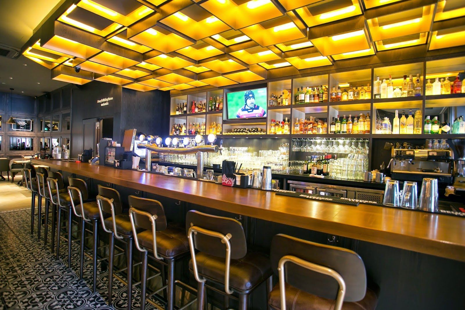 Harry's Bar Boat Quay Singapore bar interior