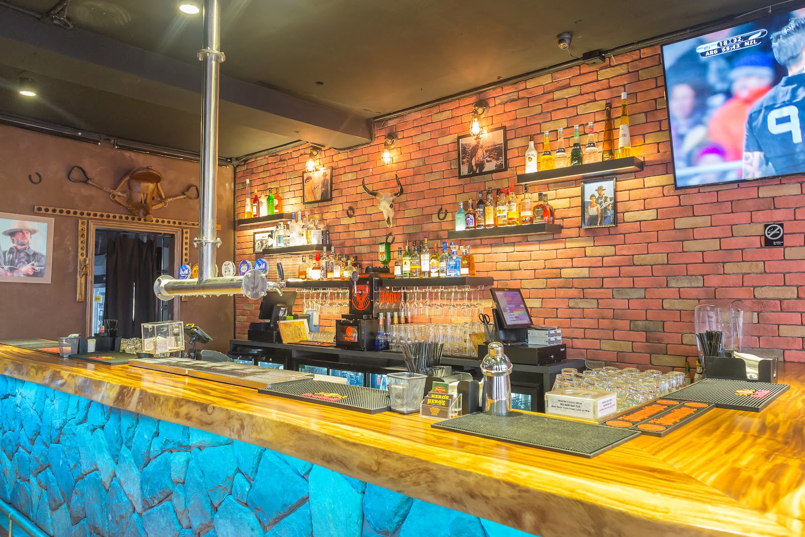 Hero's live music and sports bar on Circular Road, Boat Quay, Singapore