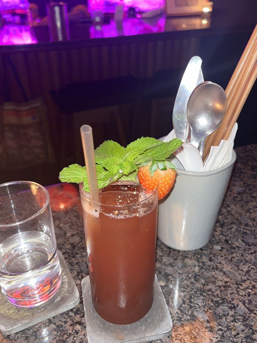 Junior The Pocket Bar bar service