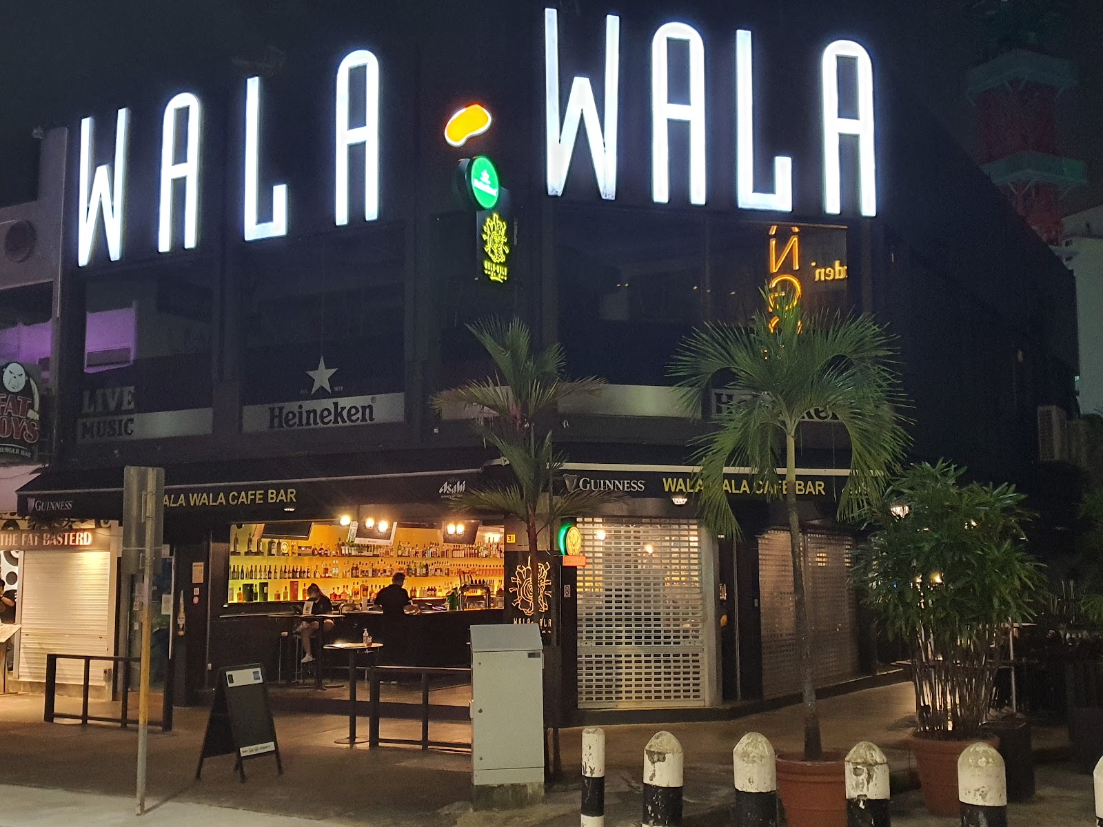 Wala Wala Cafe Bar, Singapore