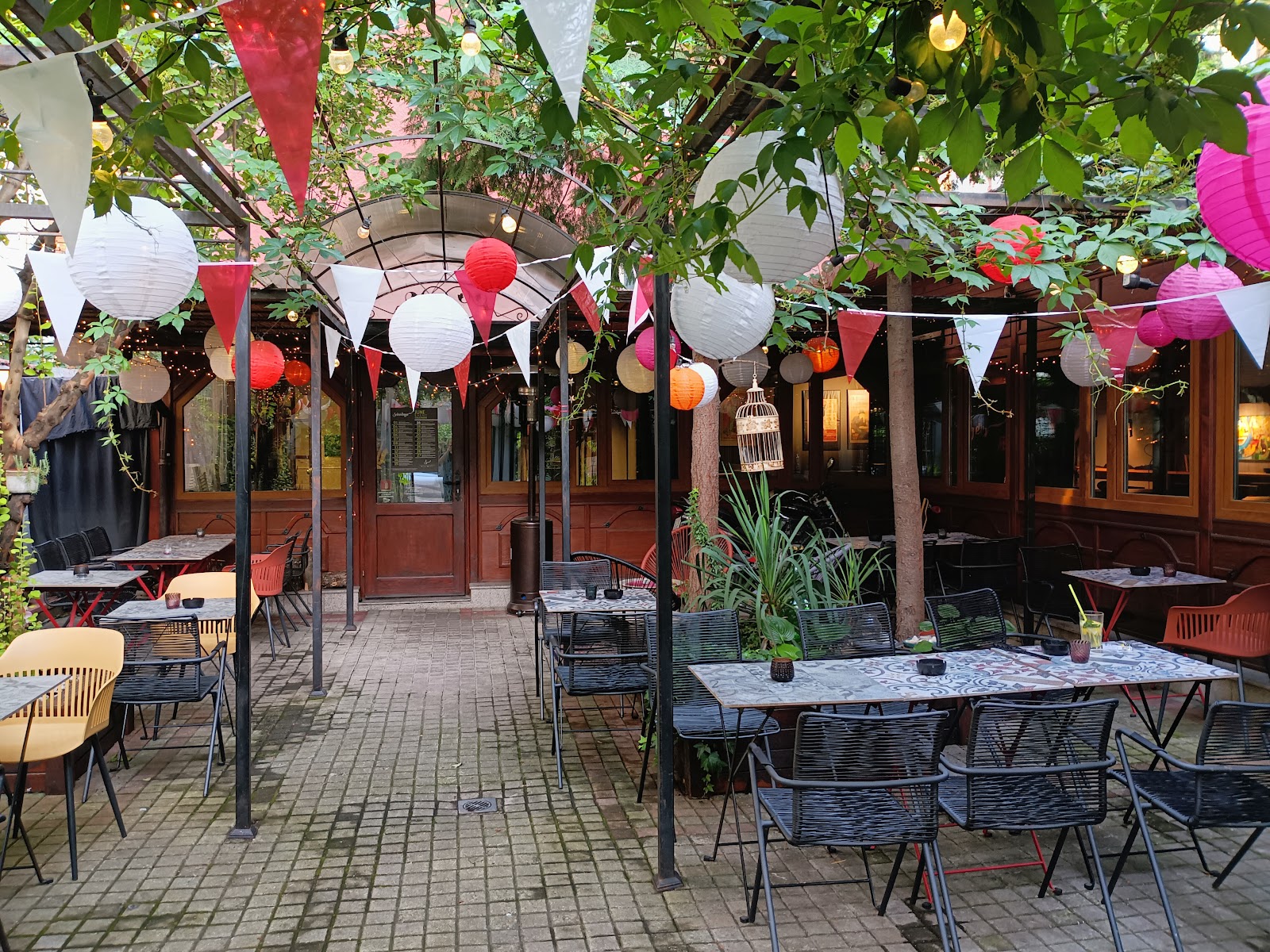 Schroedinger garden bar at night in Sofia