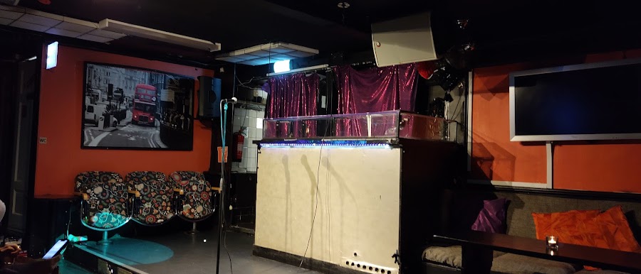 Bonden Bar room