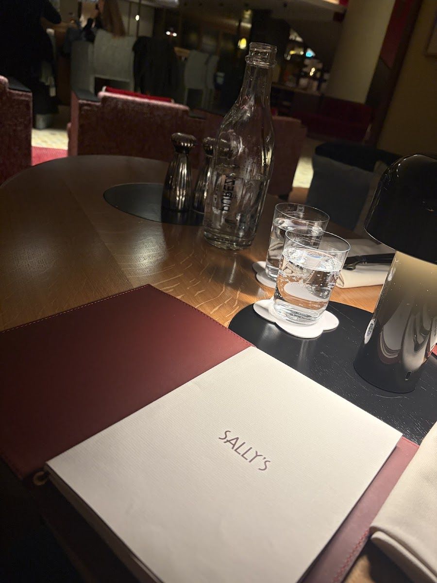 Dixon's Bar bar service