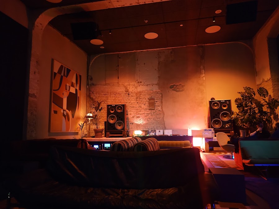 Hosoi, Stockholm