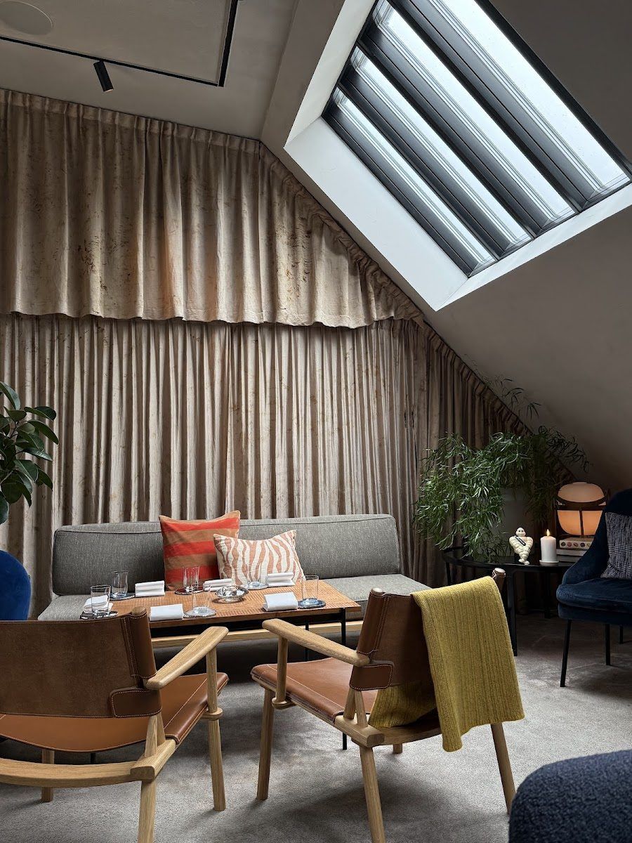 Frantzen Bar bar service