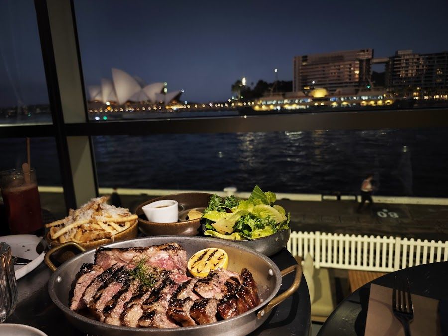 Cruise Bar Sydney Harbour atmosphere