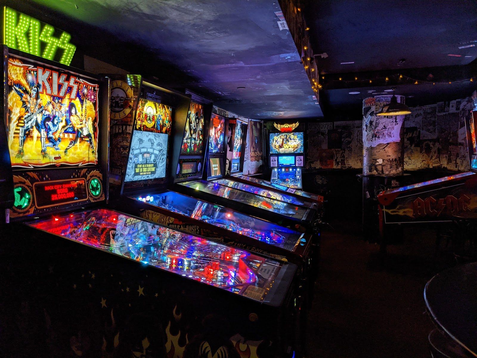 Frankie's Pizza Sydney bar interior