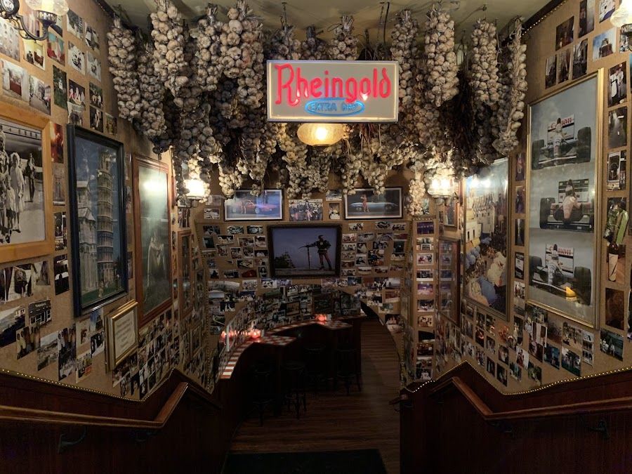 Frankie's Pizza bar service