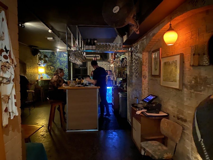Grandma's Bar bar service