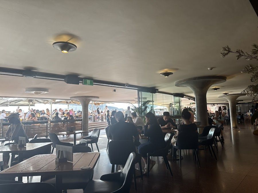 Opera Bar bar service