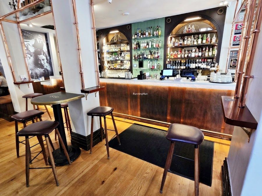 Fortune of War Sydney interior