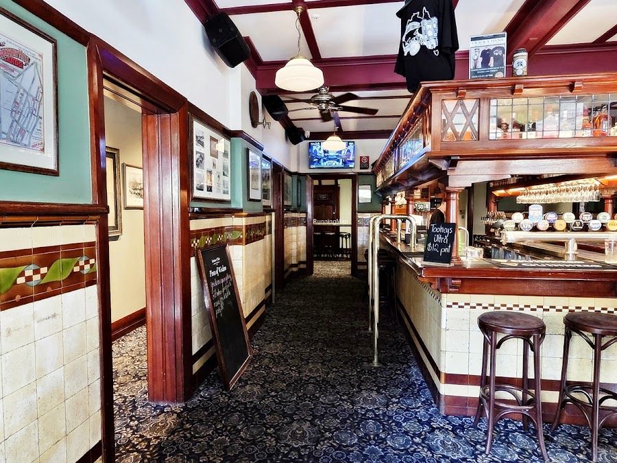 Fortune of War bar service