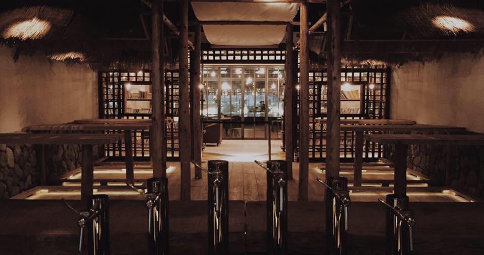 Driftwood Brewery Taipei bar interior