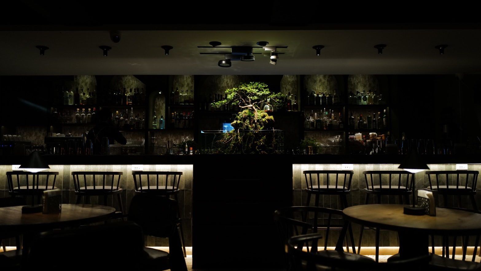 Fourplay Cuisine Taipei bar interior