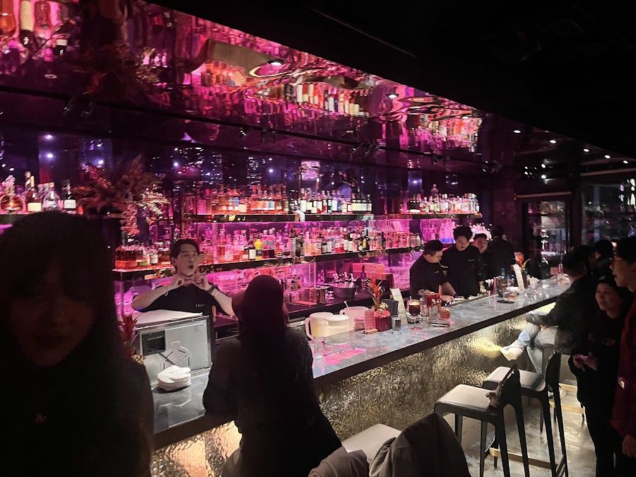 Frank Taipei Xinyi atmosphere