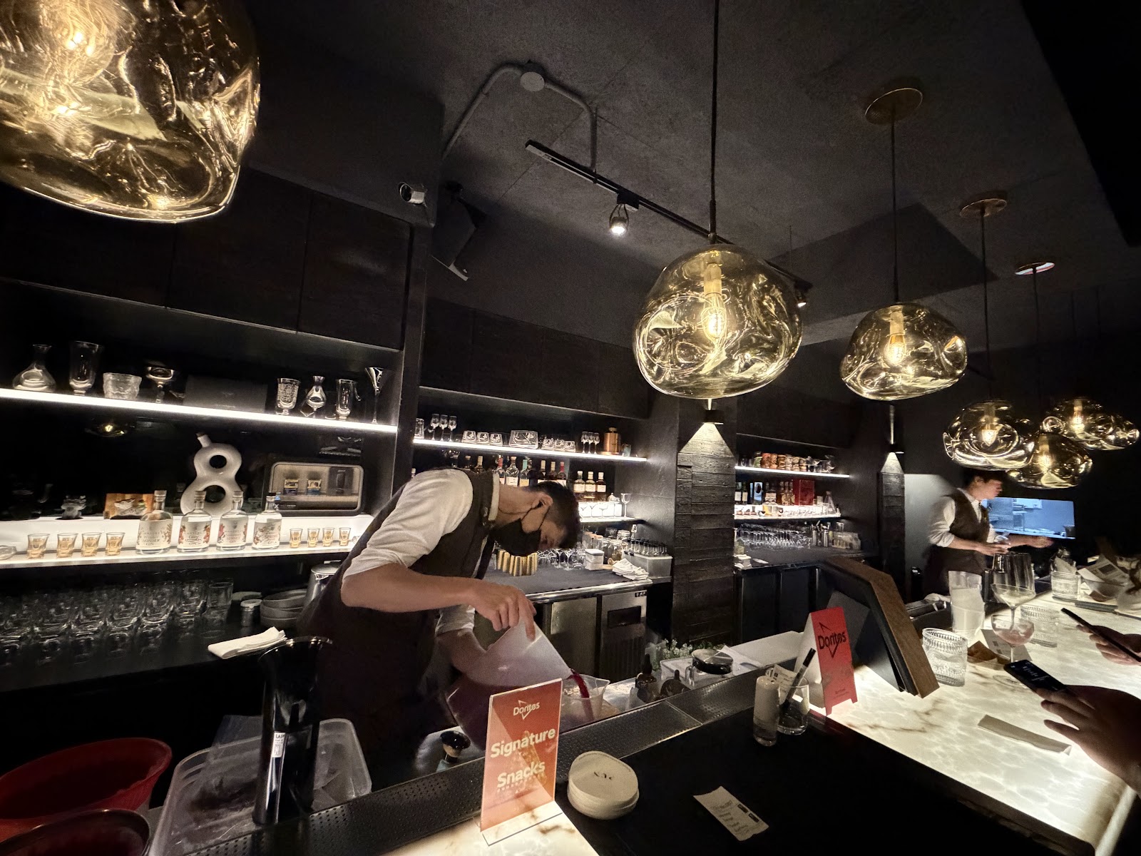 Honeycomb-themed cocktail room in Da'an District Taipei