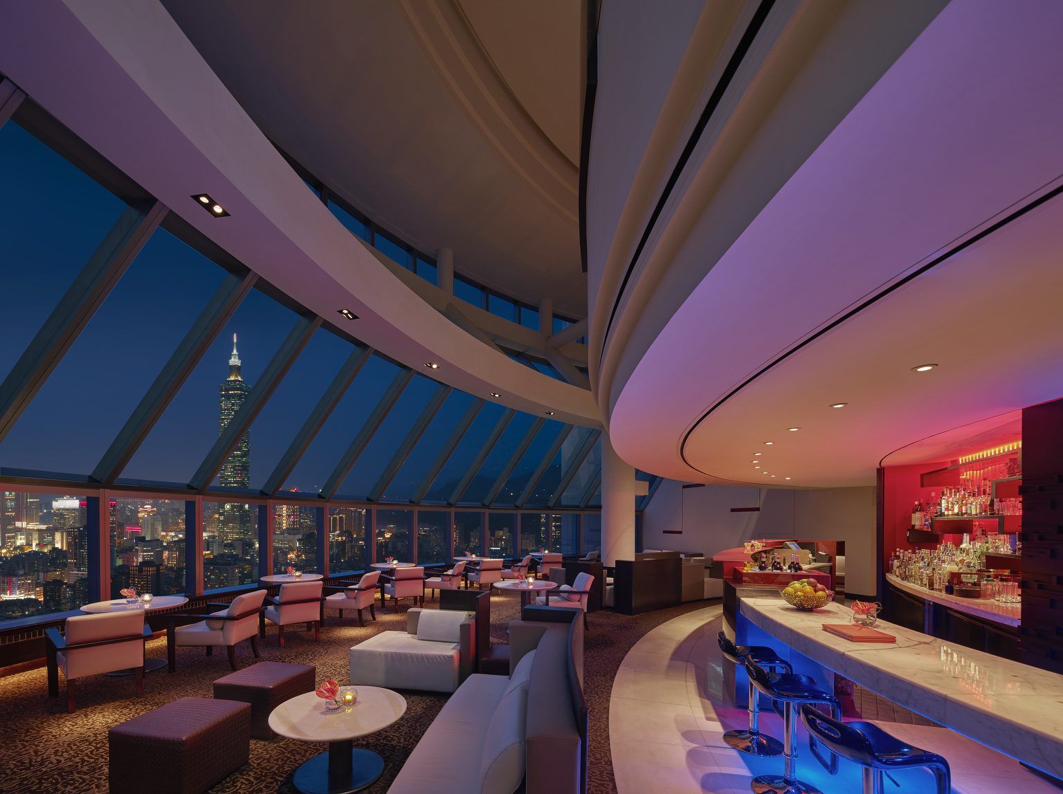 Marco Polo Lounge at Shangri-La Taipei bar interior