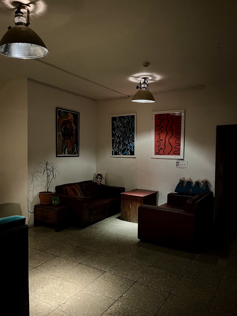 Levist Valjas pub room