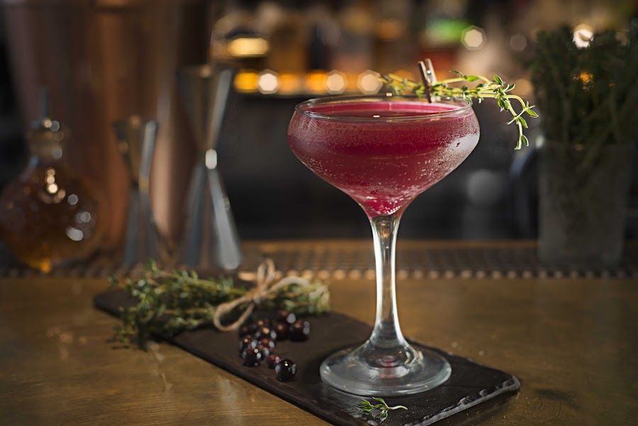 Jasper Johns Wine Bar bar service