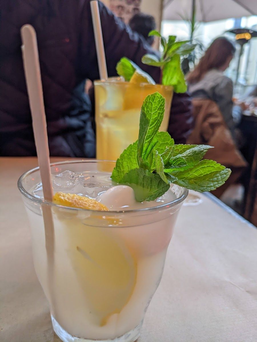 Sputnik Cocktail Bar Tel Aviv interior