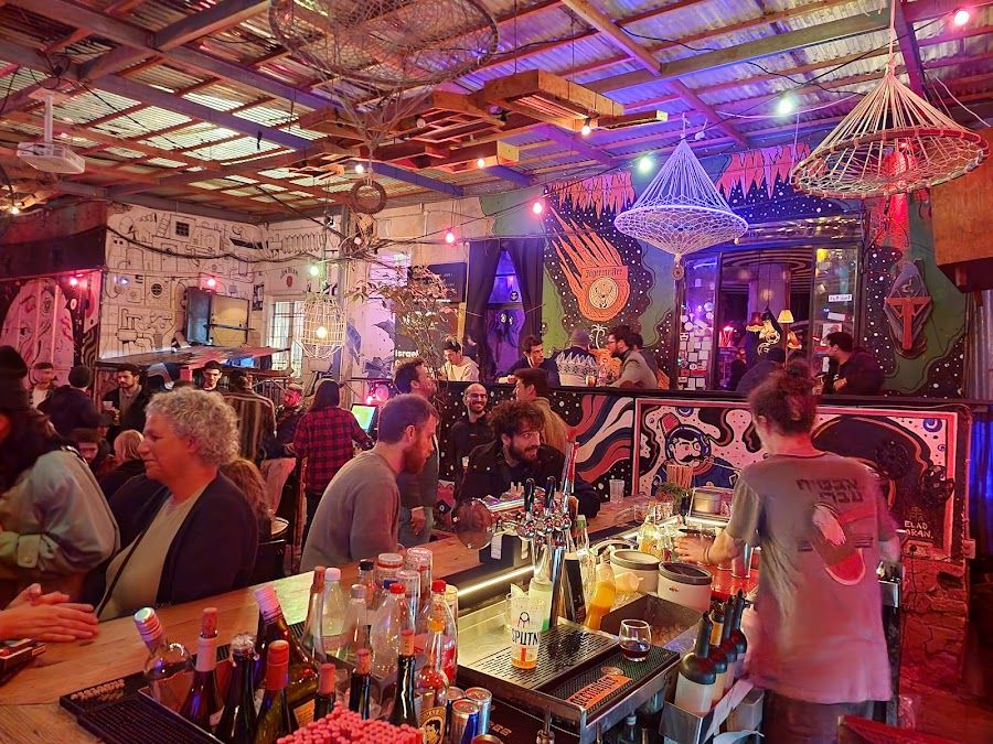 Sputnik Cocktail Bar City Center atmosphere