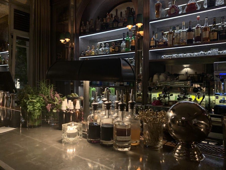 The London Pub bar service