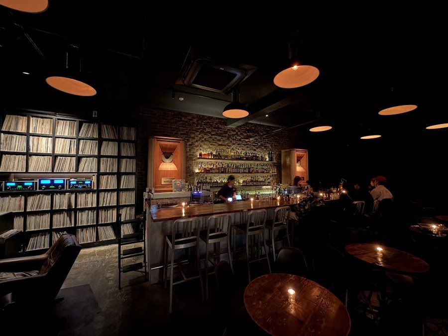 Bar Music bar service