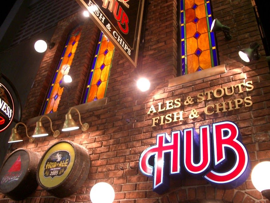 HUB British Pub Shinjuku cocktail at the bar