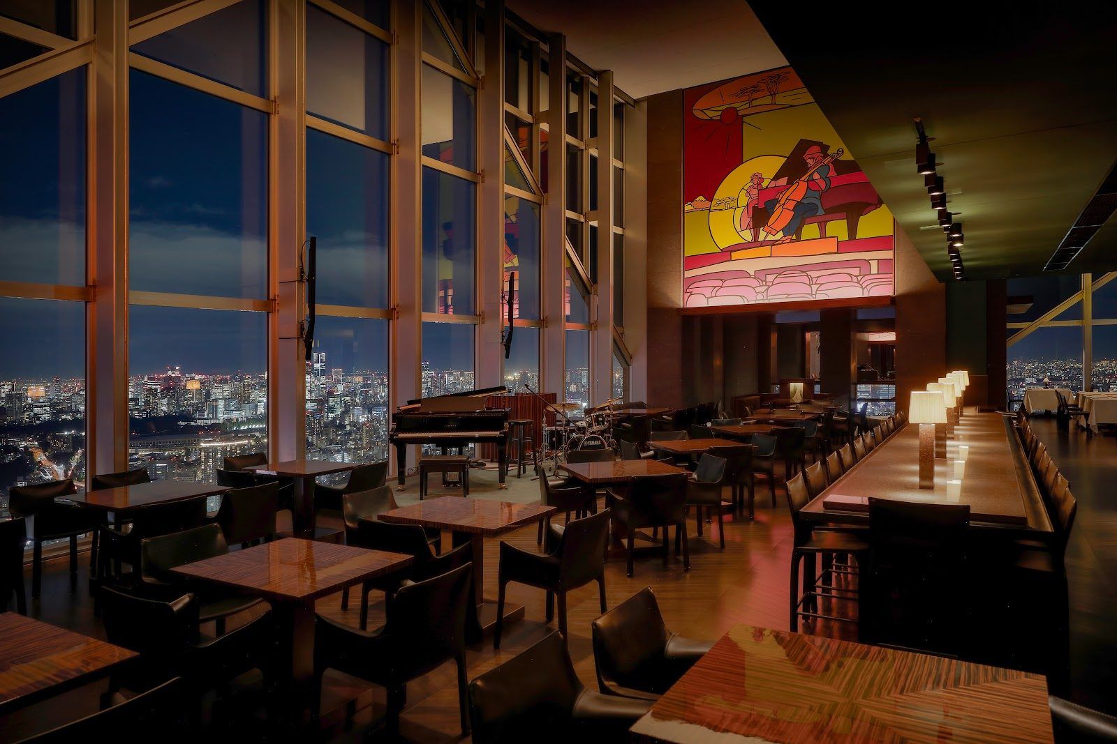 New York Bar at Park Hyatt Tokyo bar interior
