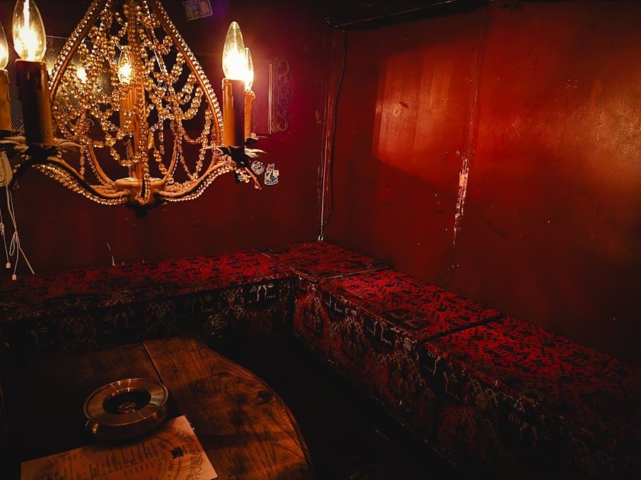 Albatross Golden Gai bar service