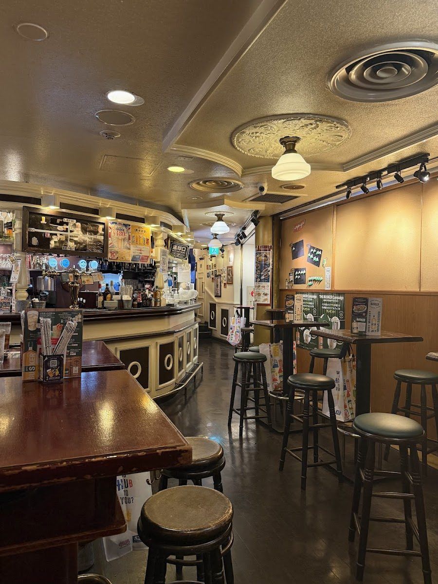 The Hub Roppongi bar service