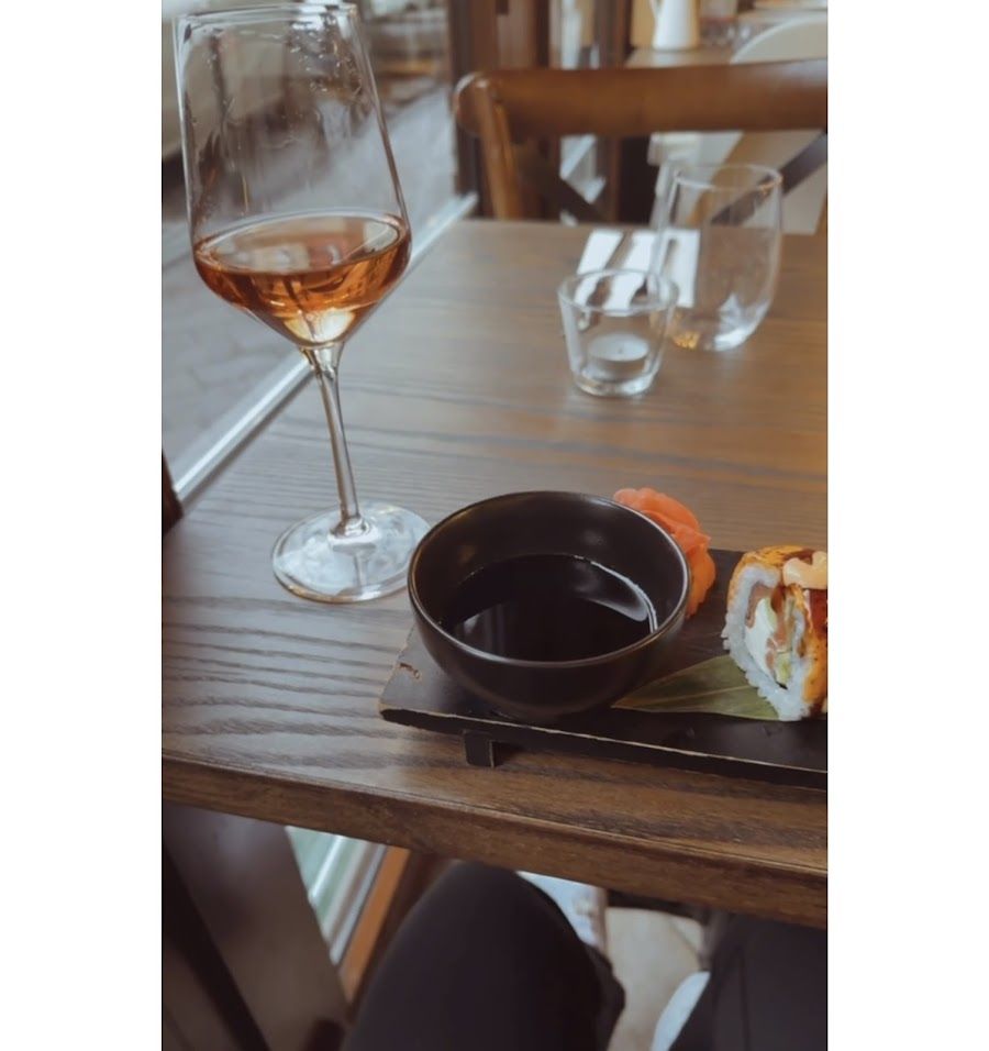 Archive 909 cocktail at the bar