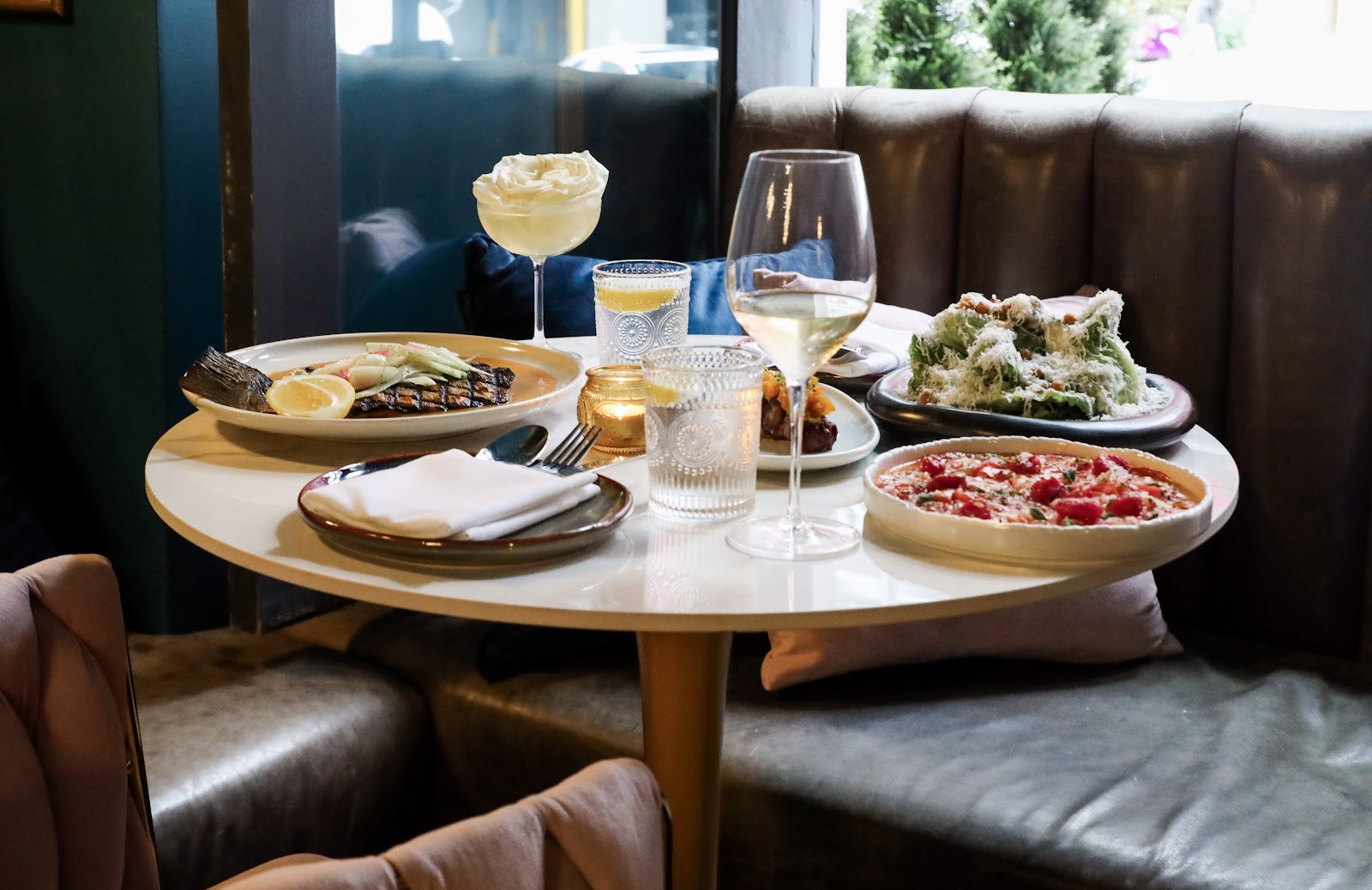 Bar Reyna interior, Toronto Yorkville