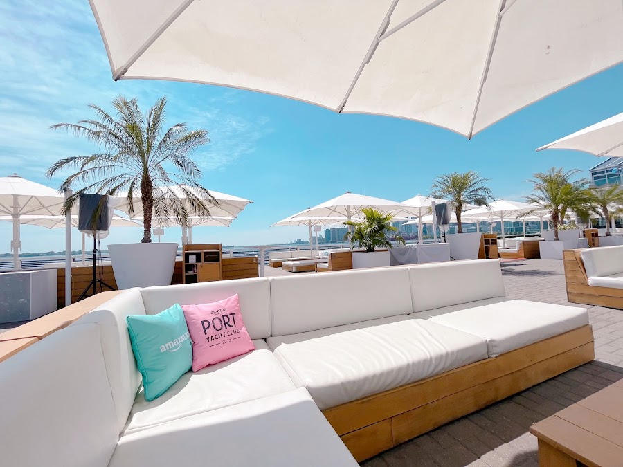 Cabana Pool Bar cabanas
