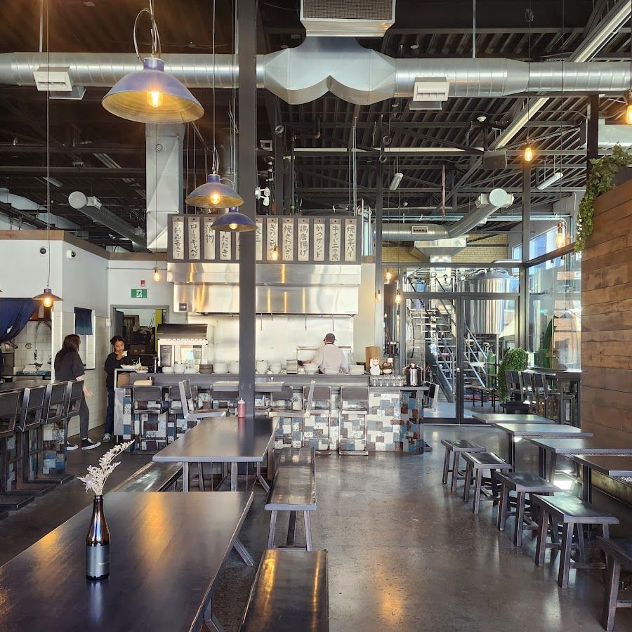 Godspeed Brewery Greenwood-Coxwell atmosphere