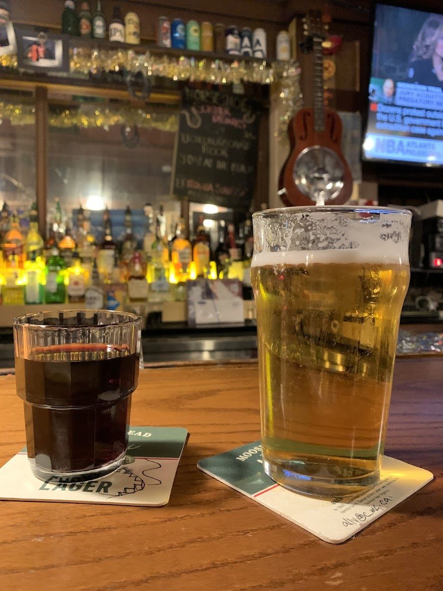 The Horseshoe Tavern bar service