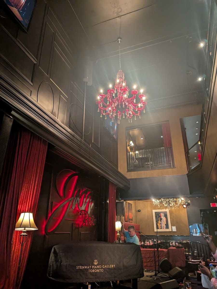 Jazz Bistro Bay Street Corridor atmosphere