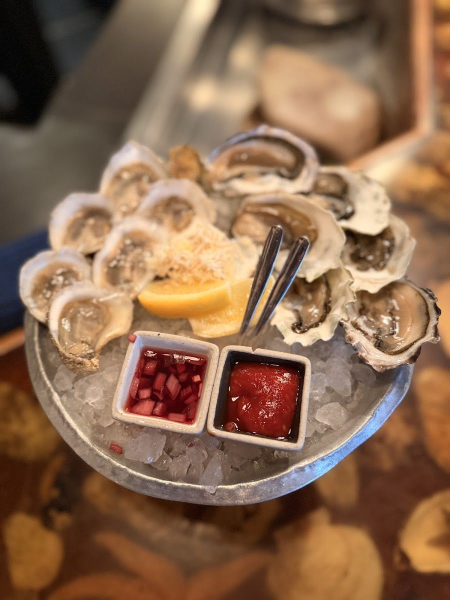 Pearl Diver cocktail at the bar