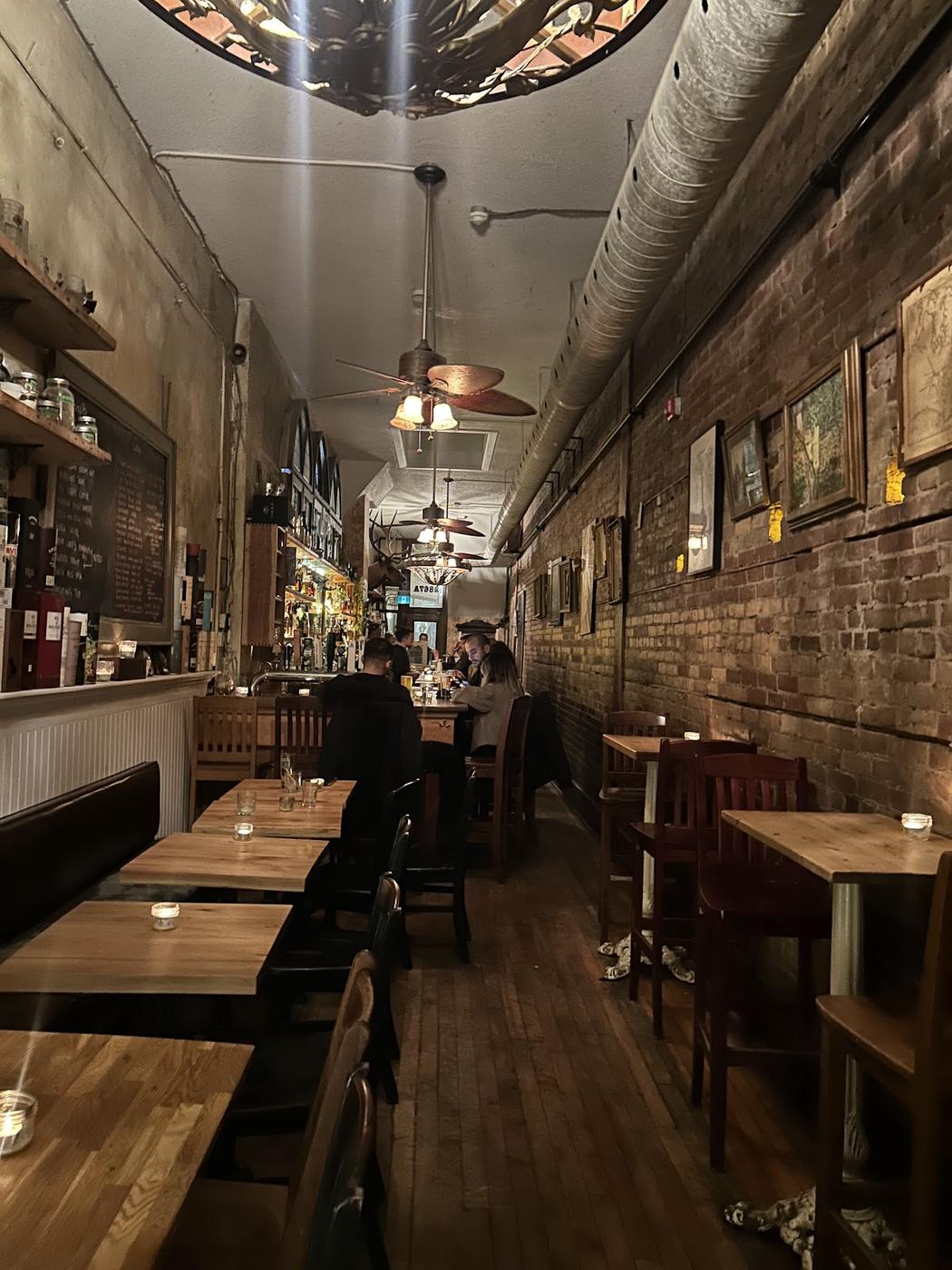 The Hole in the Wall, Toronto