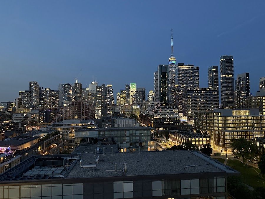 The Rooftop Lounge at Thompson Toronto King West atmosphere