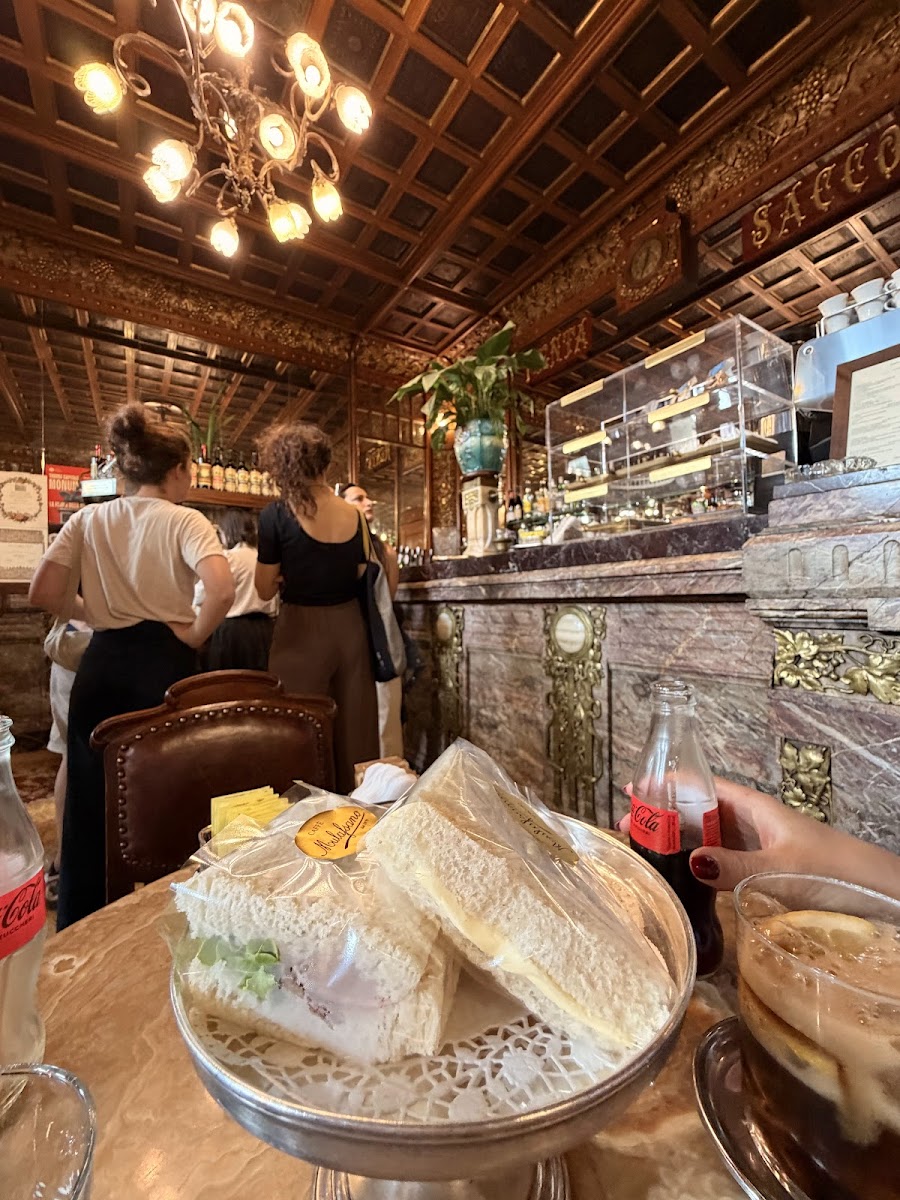 Caffè Mulassano, Turin