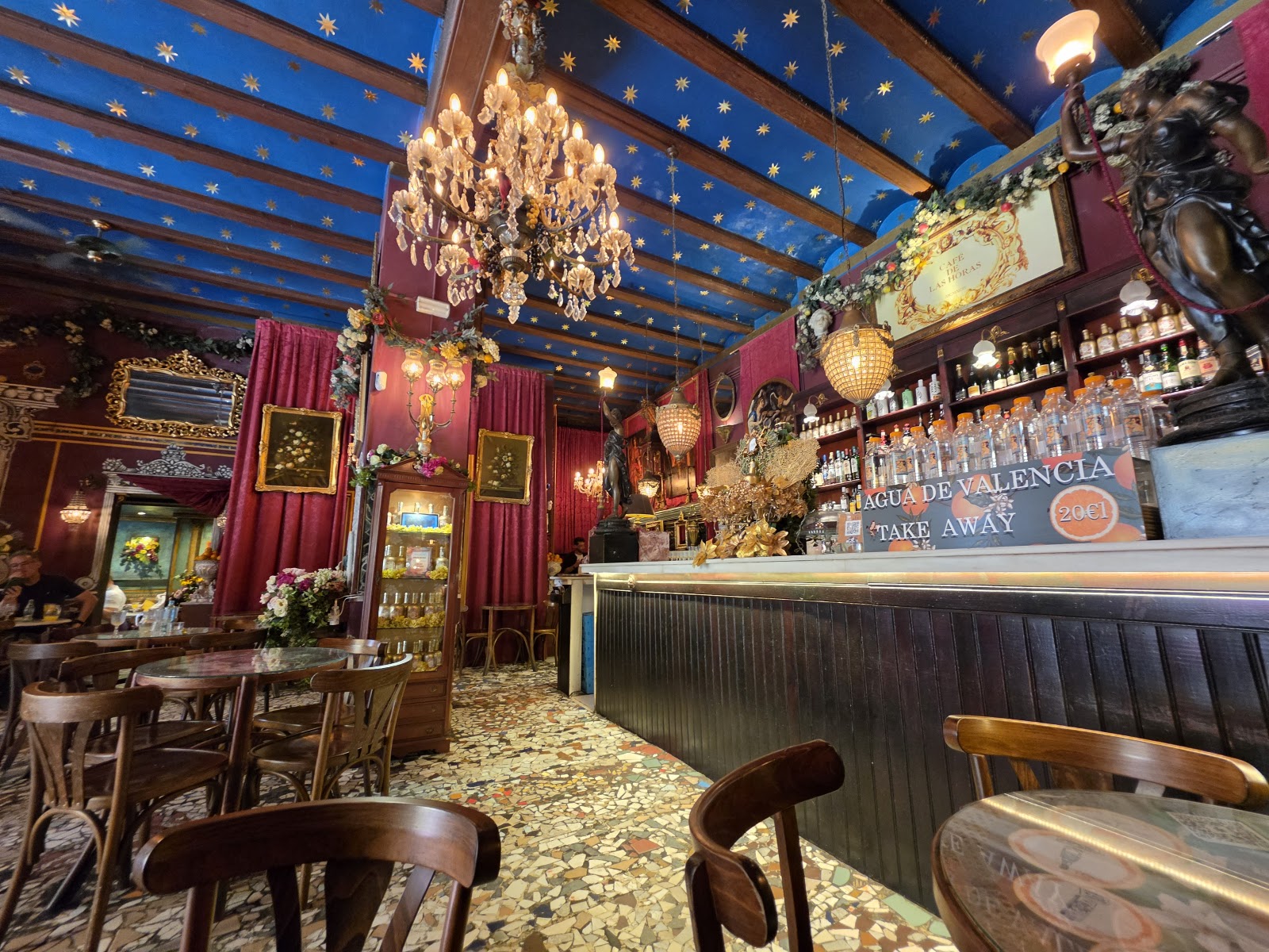 Cafe de las Horas Valencia baroque bar room at night