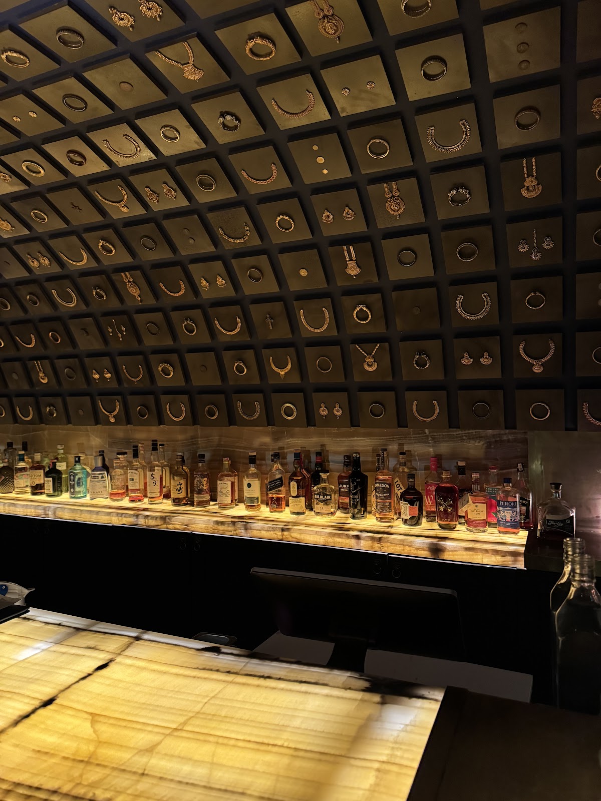 Bagheera back bar shelf