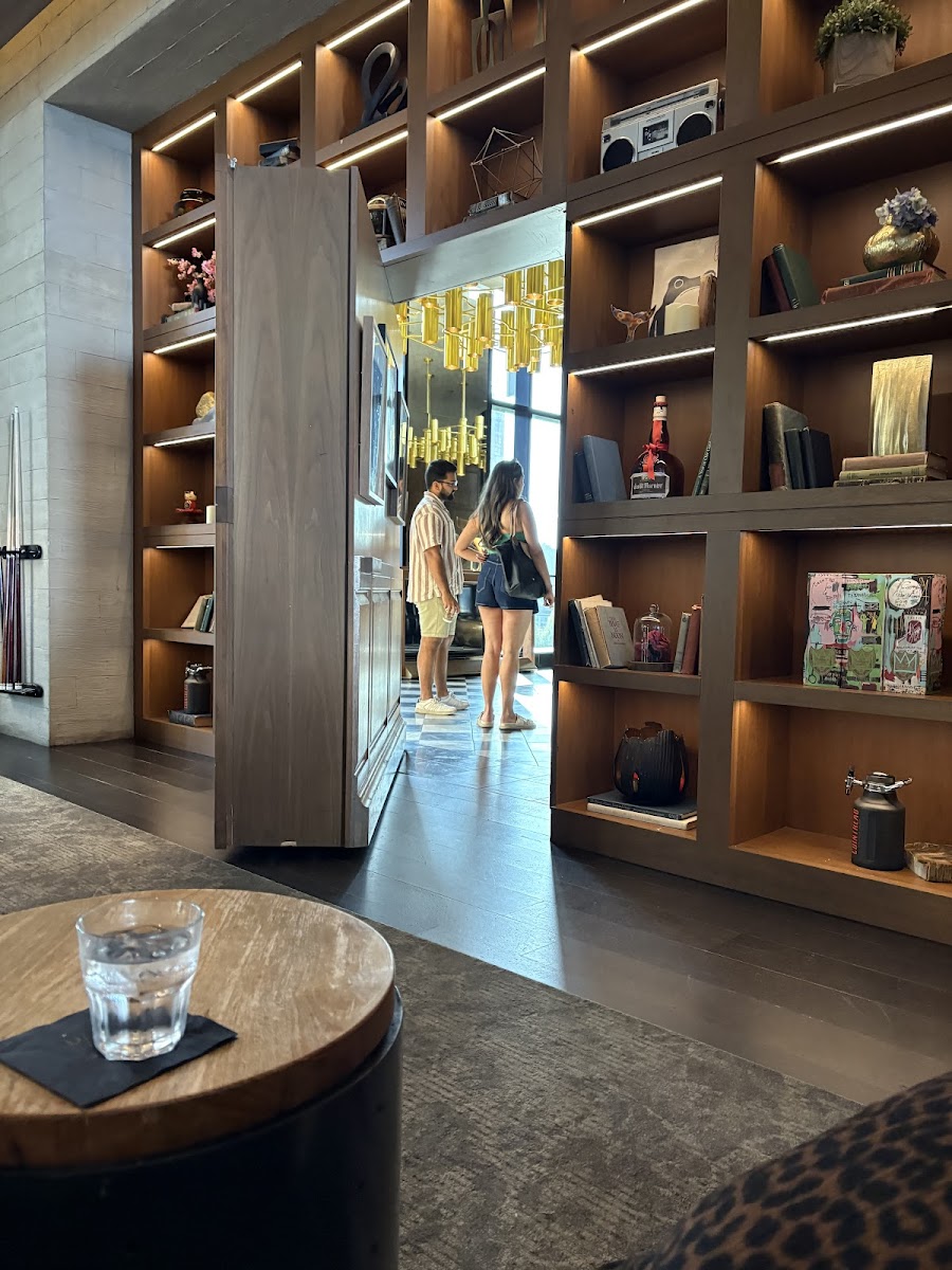 D/6 Bar &amp; Lounge, Vancouver