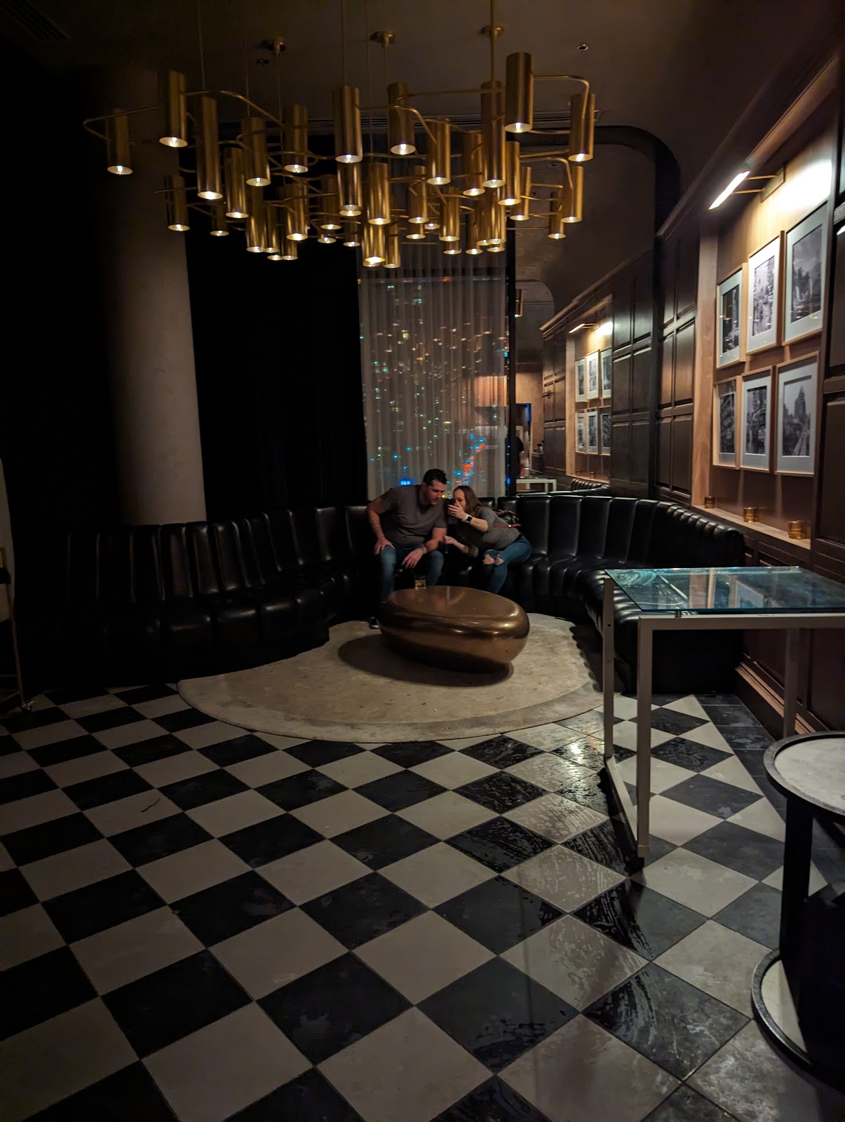 D/6 Bar & Lounge style: bar seating detail