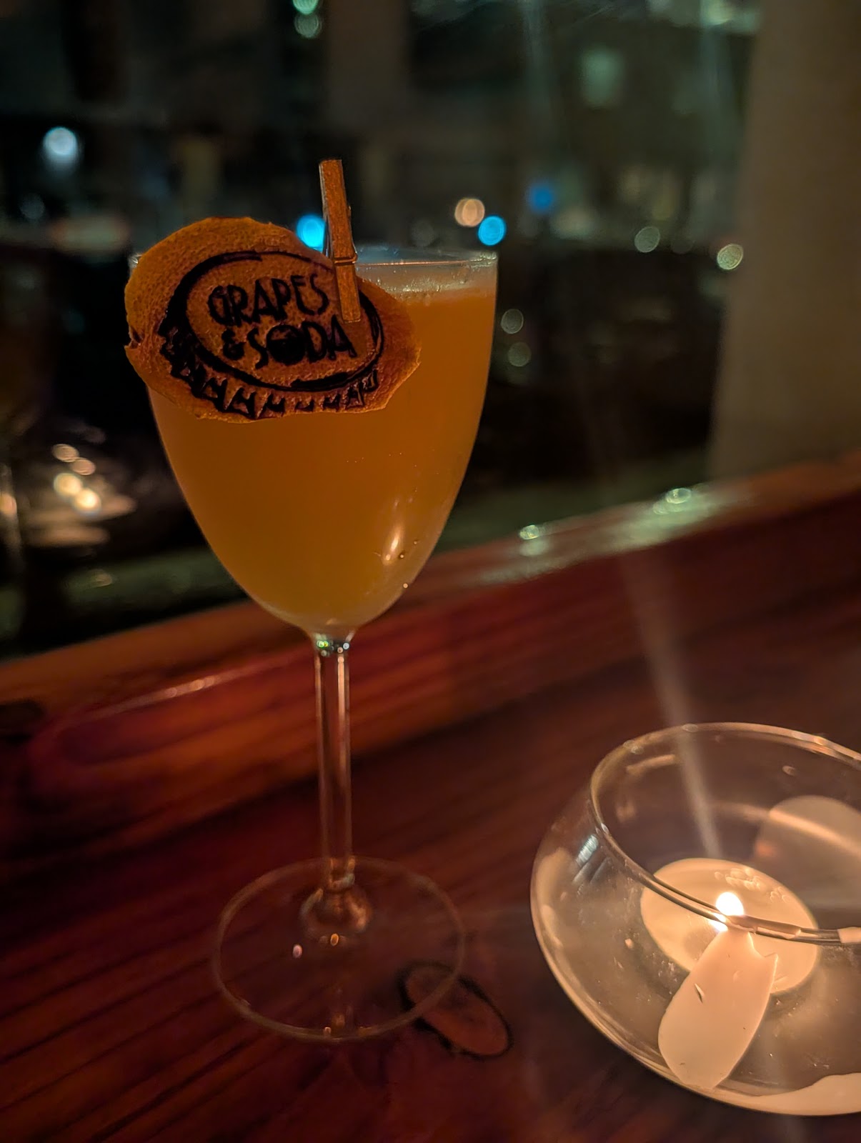 Grapes & Soda style: drink served at the bar
