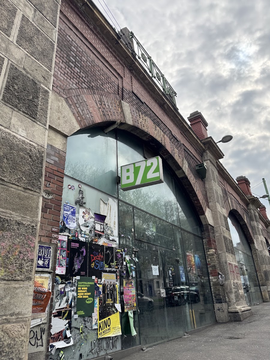 B72 interior, Vienna