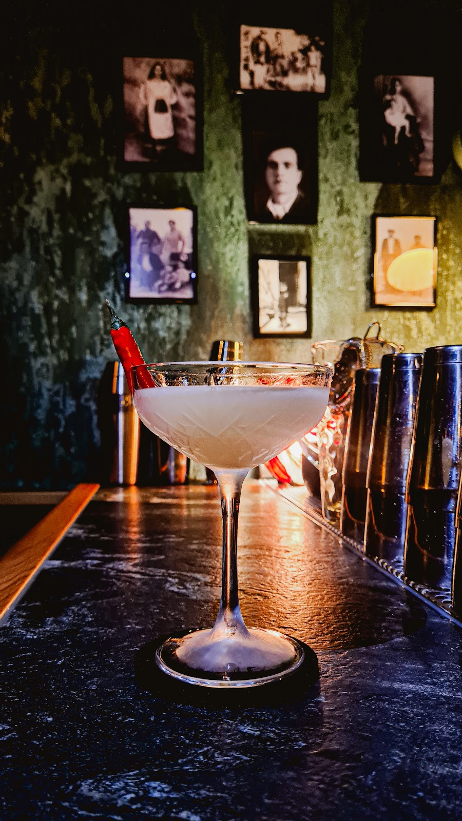 Bartender mixing a cocktail at Bar Pani in Vienna